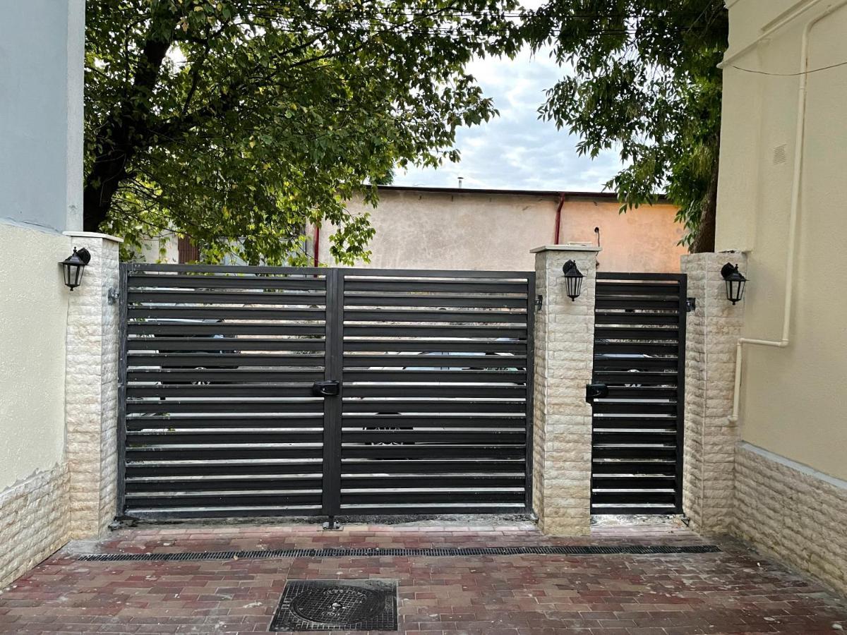 Apartament 2 Camere La Casa - Bucuresti ภายนอก รูปภาพ